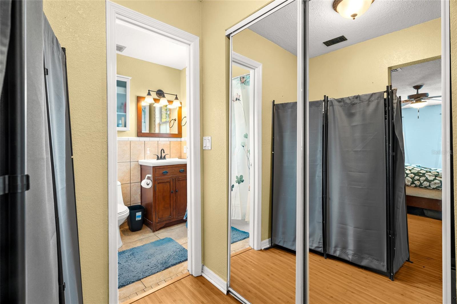 MISSION VALLEY ESTATE SEC B-1 - Residential