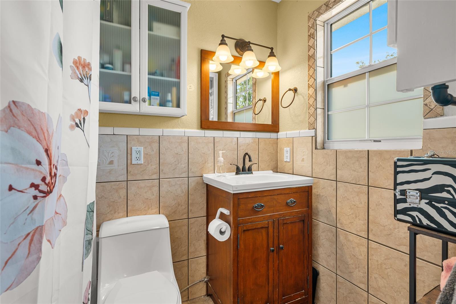 MISSION VALLEY ESTATE SEC B-1 - Residential