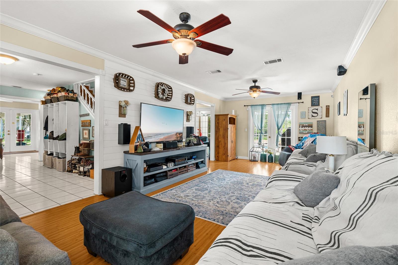 MISSION VALLEY ESTATE SEC B-1 - Residential