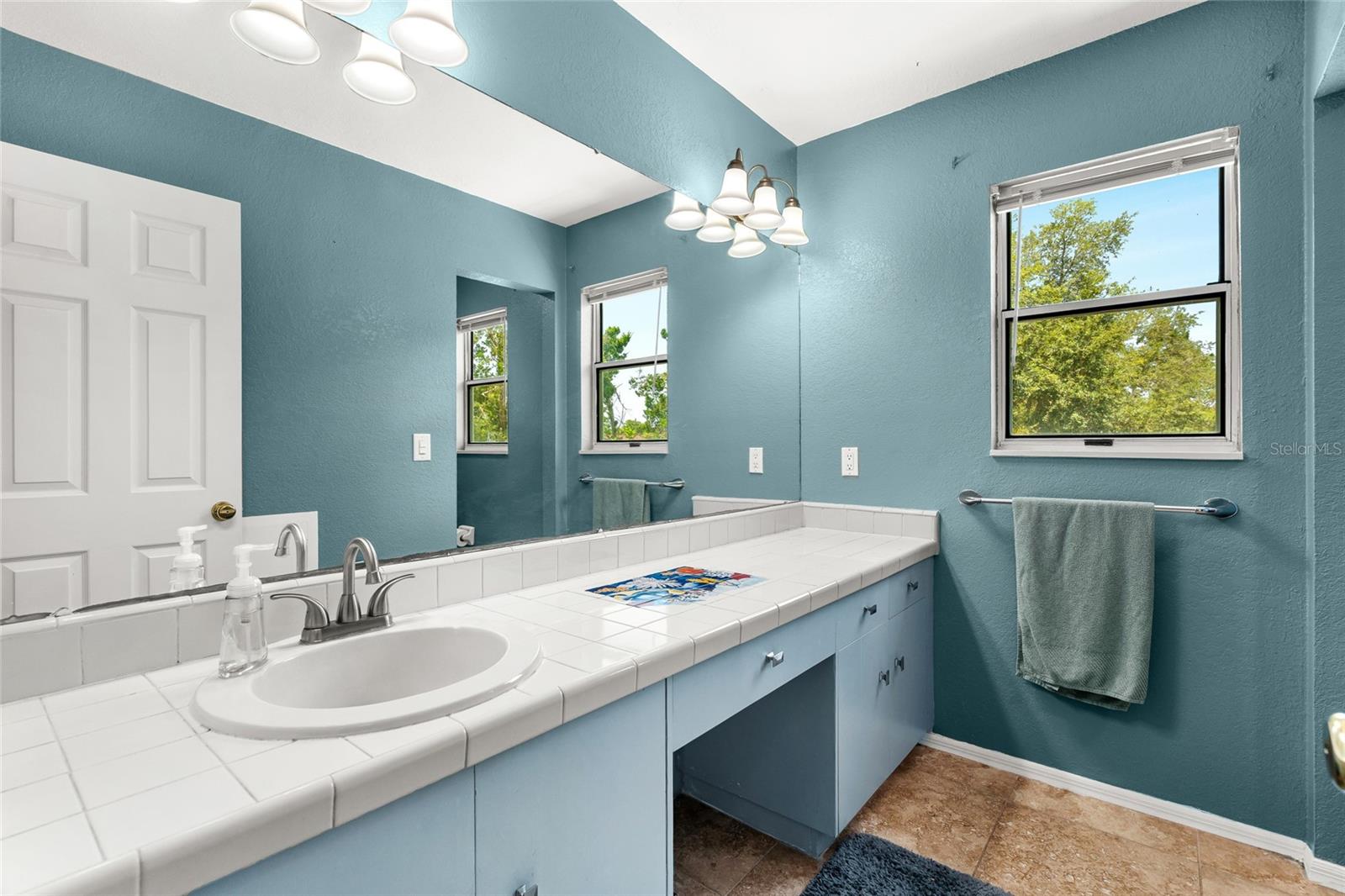 MISSION VALLEY ESTATE SEC B-1 - Residential
