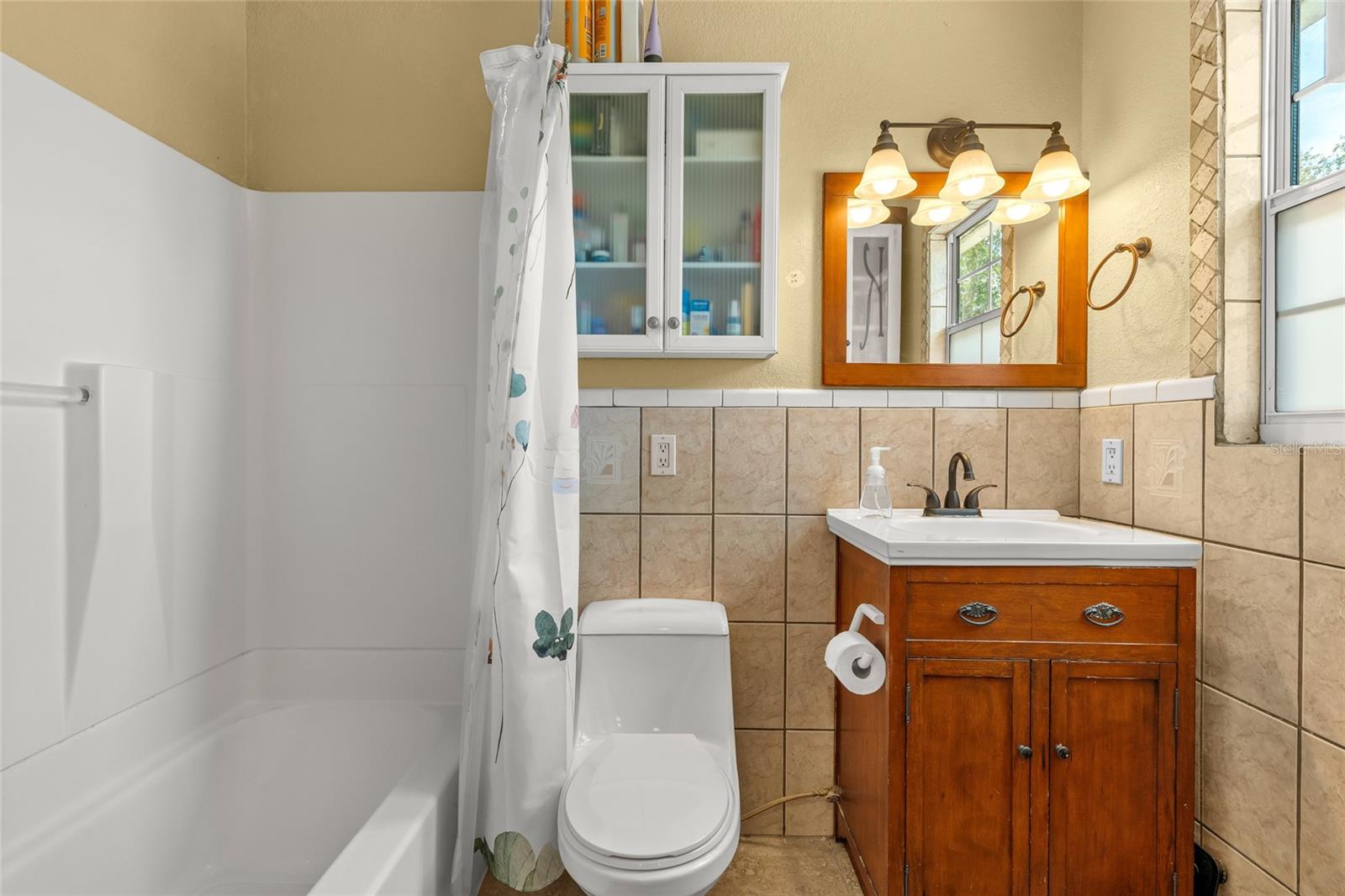 MISSION VALLEY ESTATE SEC B-1 - Residential