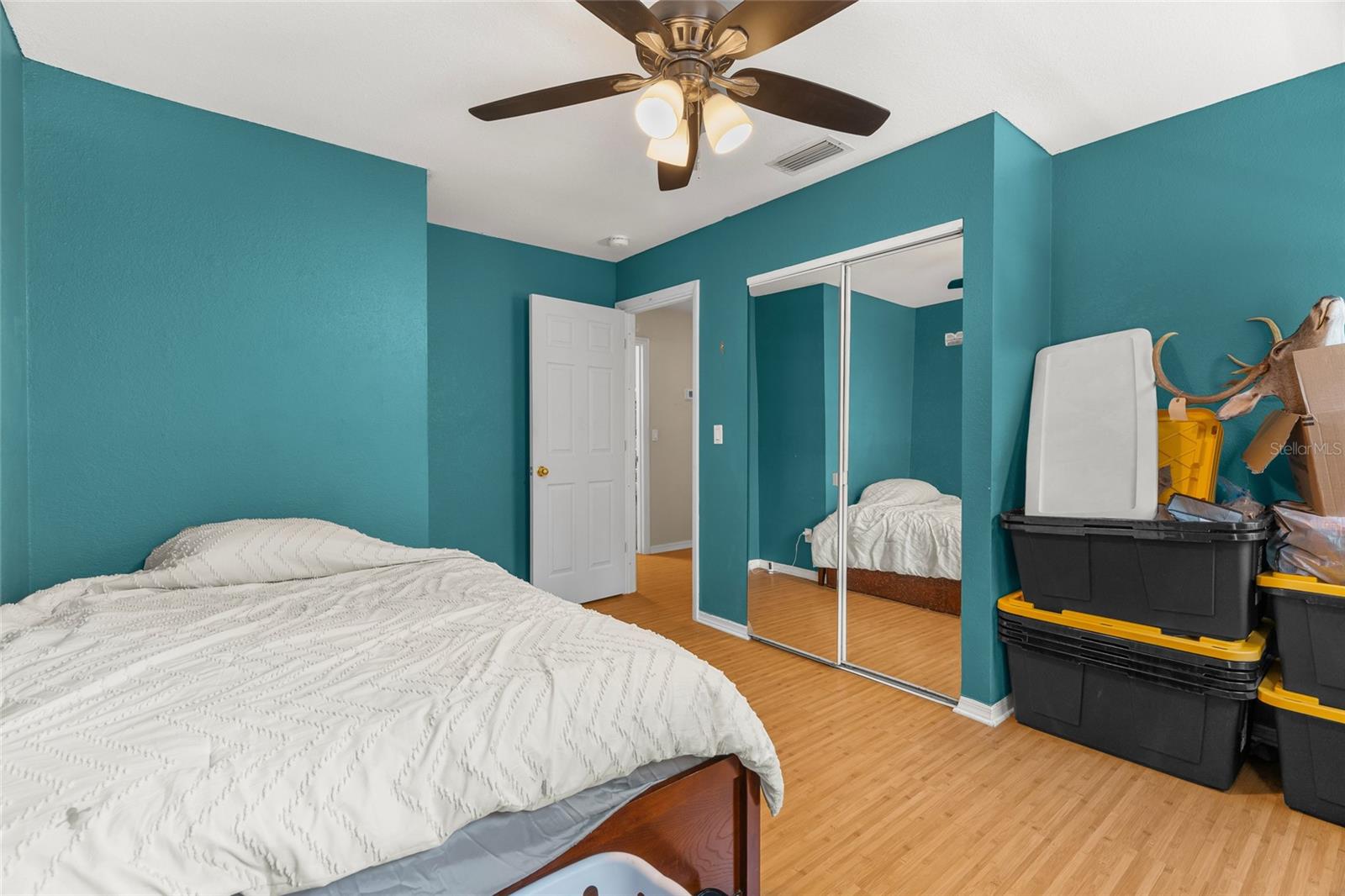 MISSION VALLEY ESTATE SEC B-1 - Residential