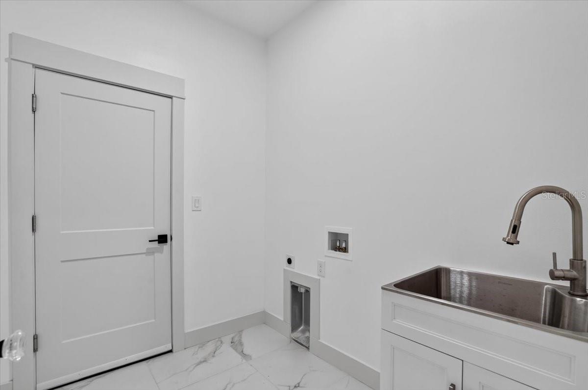 MRS JULIA ATZROTH'S ADDITION - Residential
