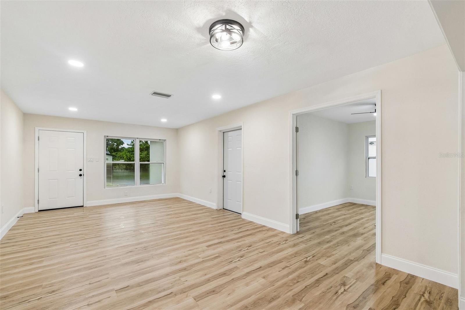 TERESA GARDENS - Residential