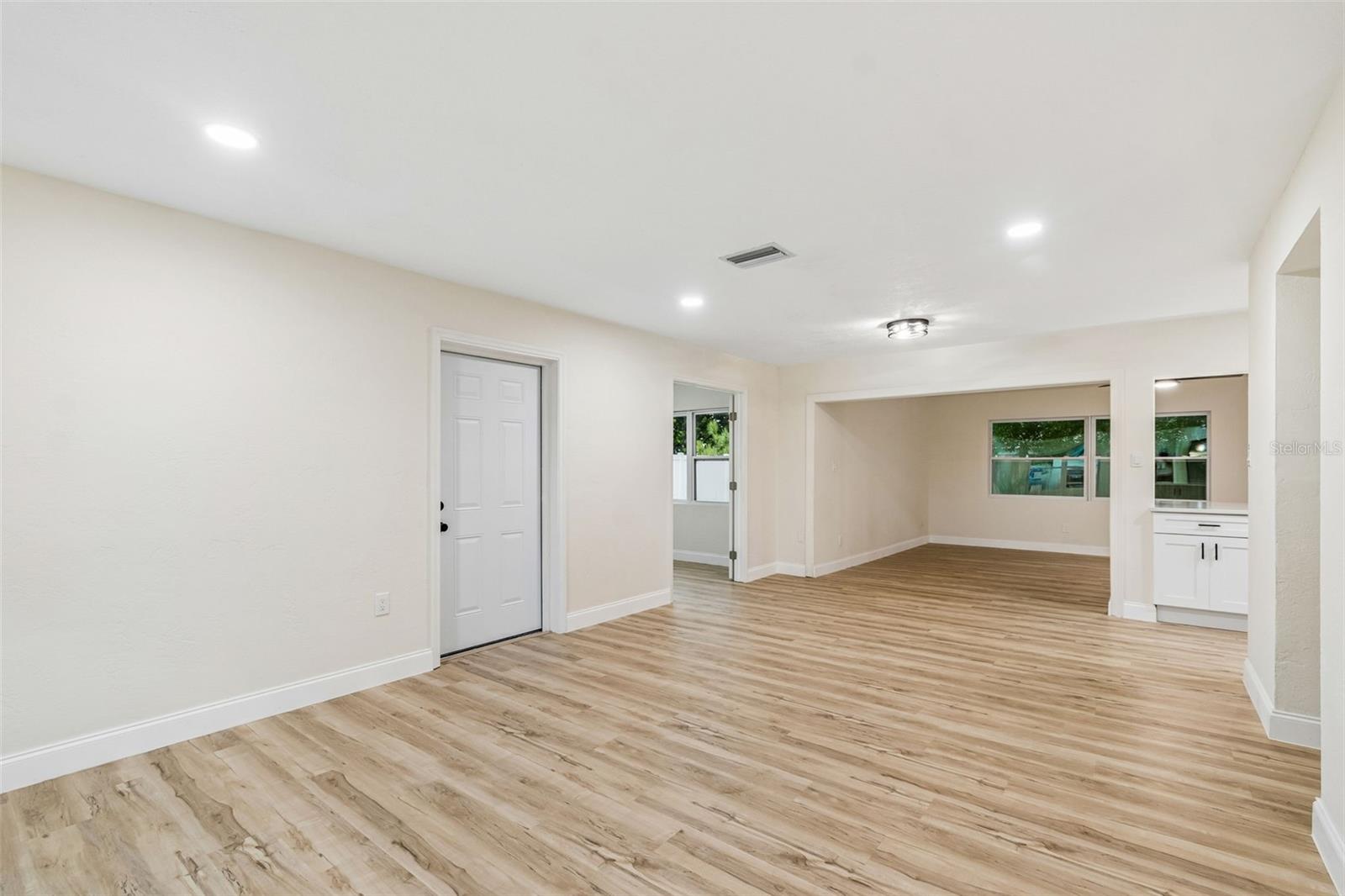 TERESA GARDENS - Residential