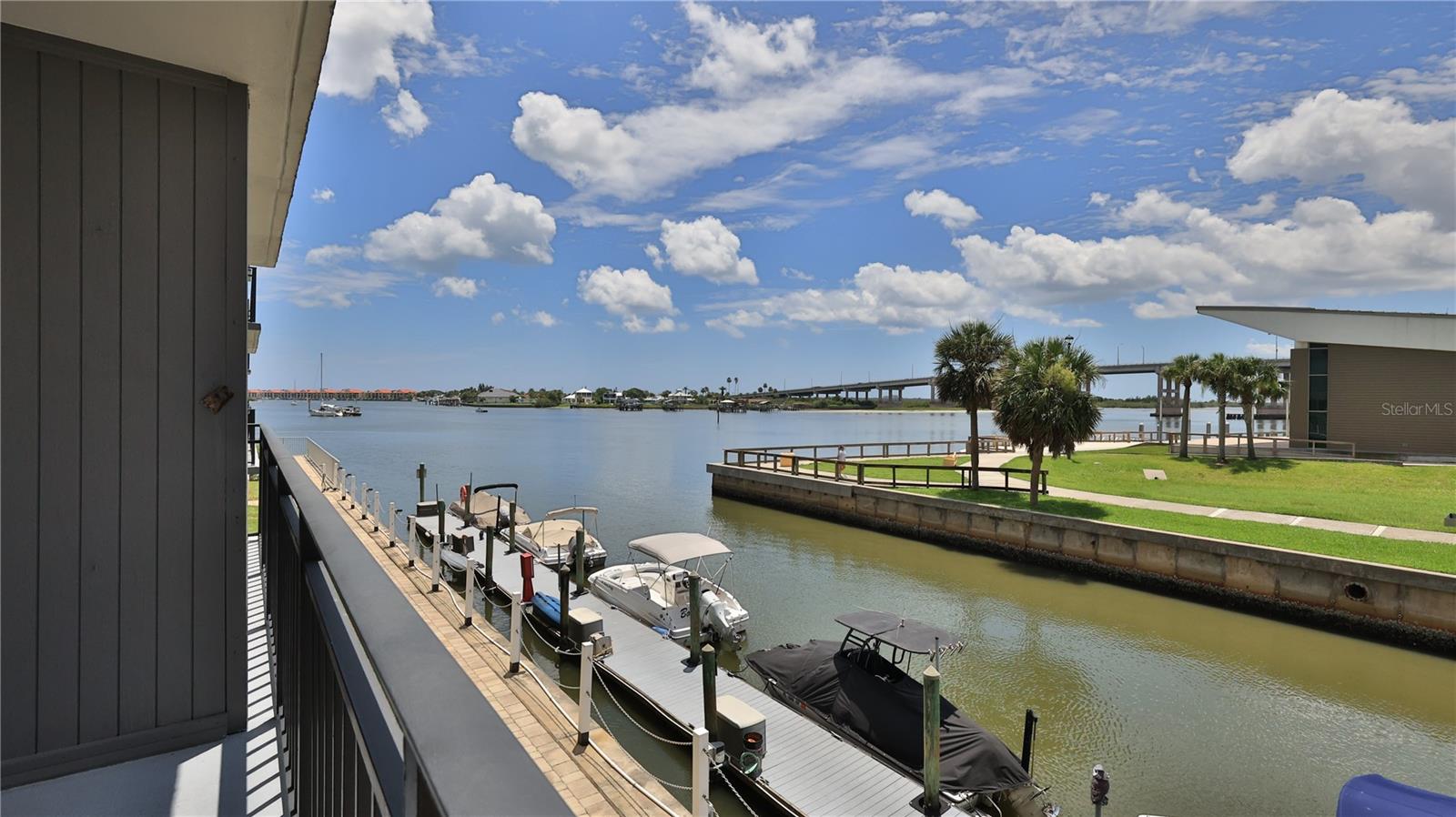 CAPTAINS QUARTERS - Residential