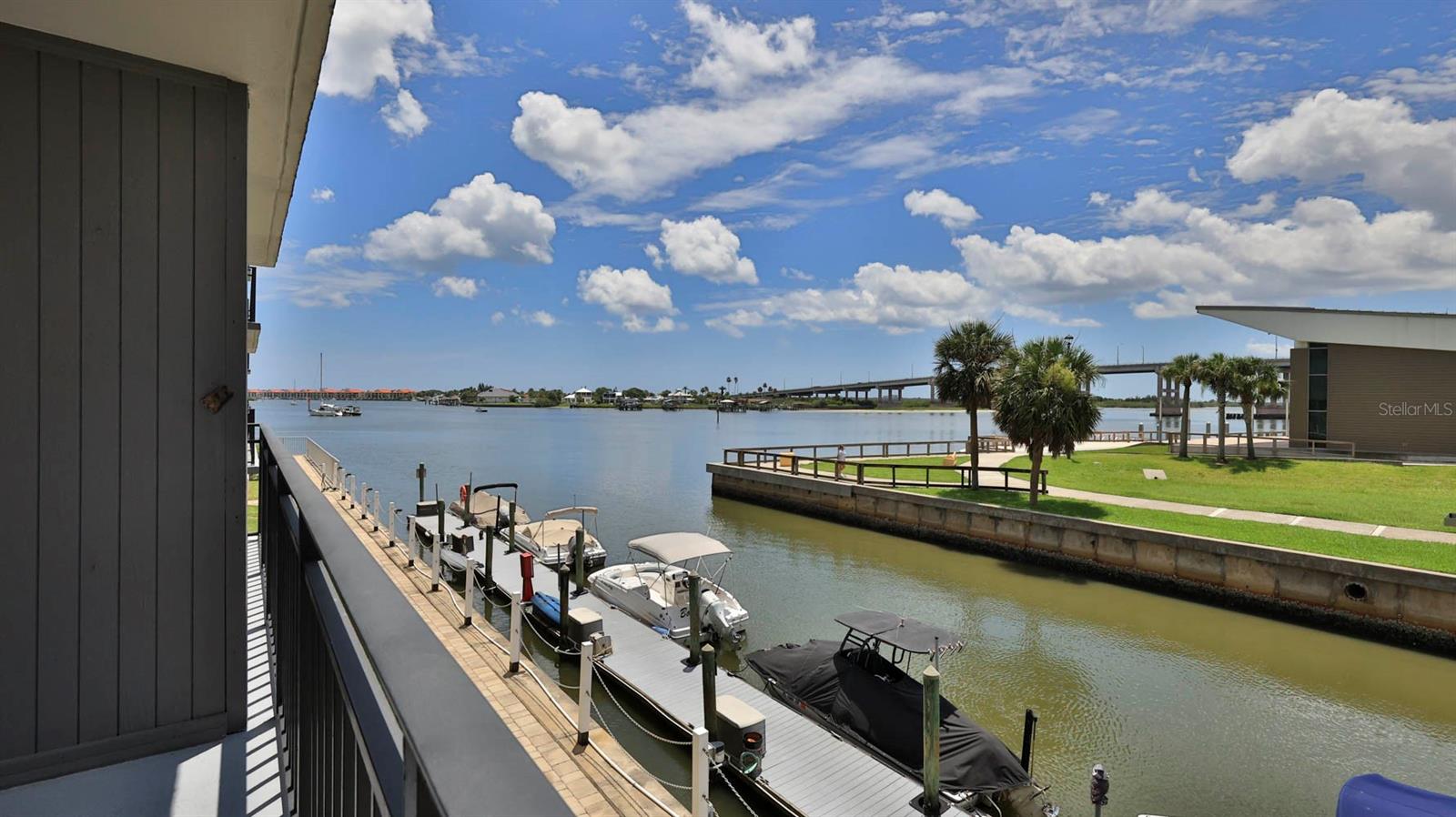 CAPTAINS QUARTERS - Residential