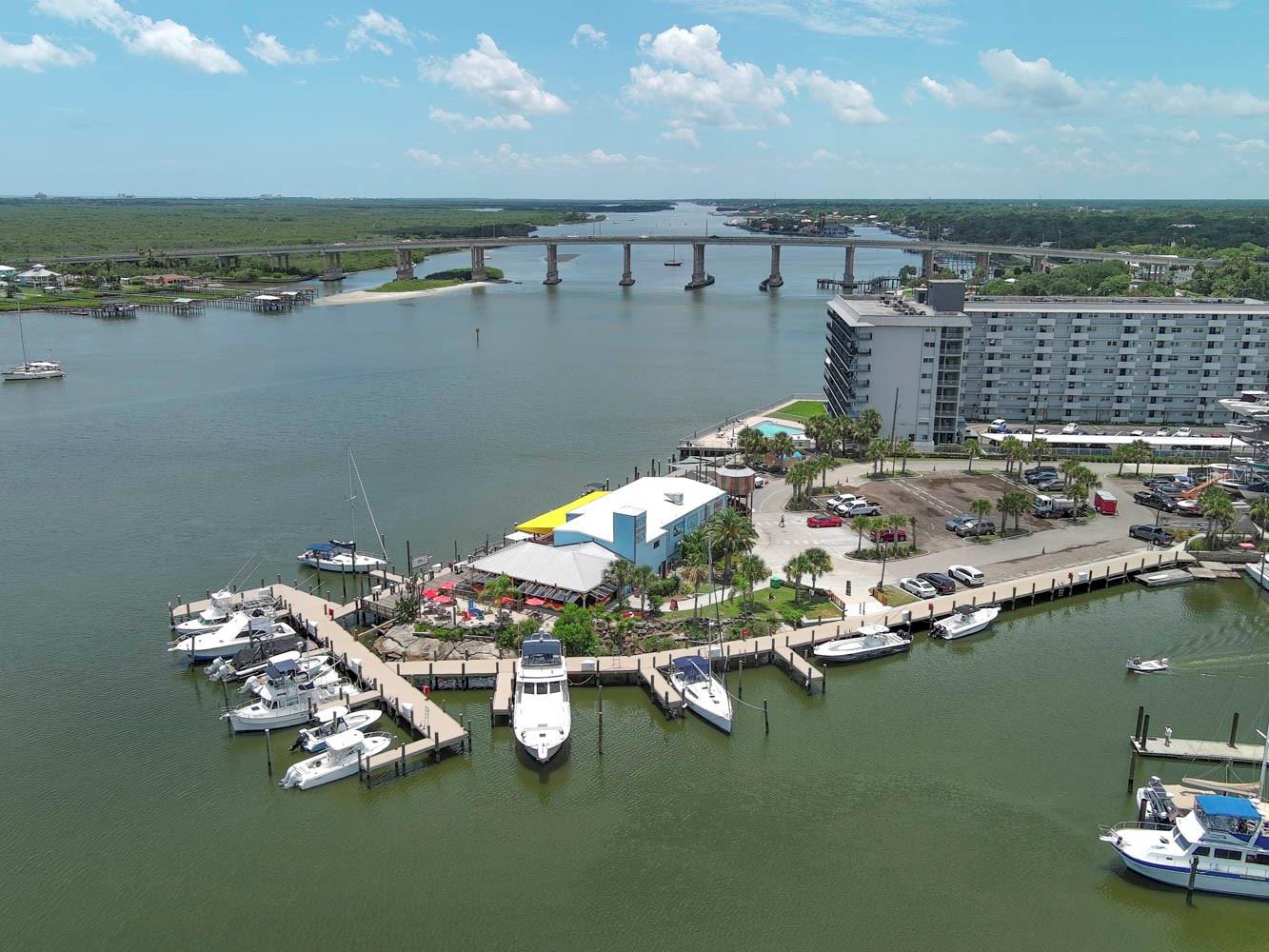 CAPTAINS QUARTERS - Residential