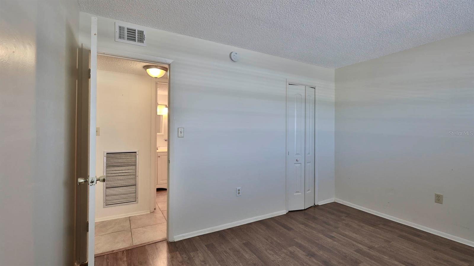 CAPTAINS QUARTERS - Residential