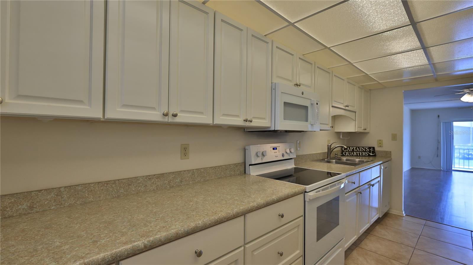 CAPTAINS QUARTERS - Residential