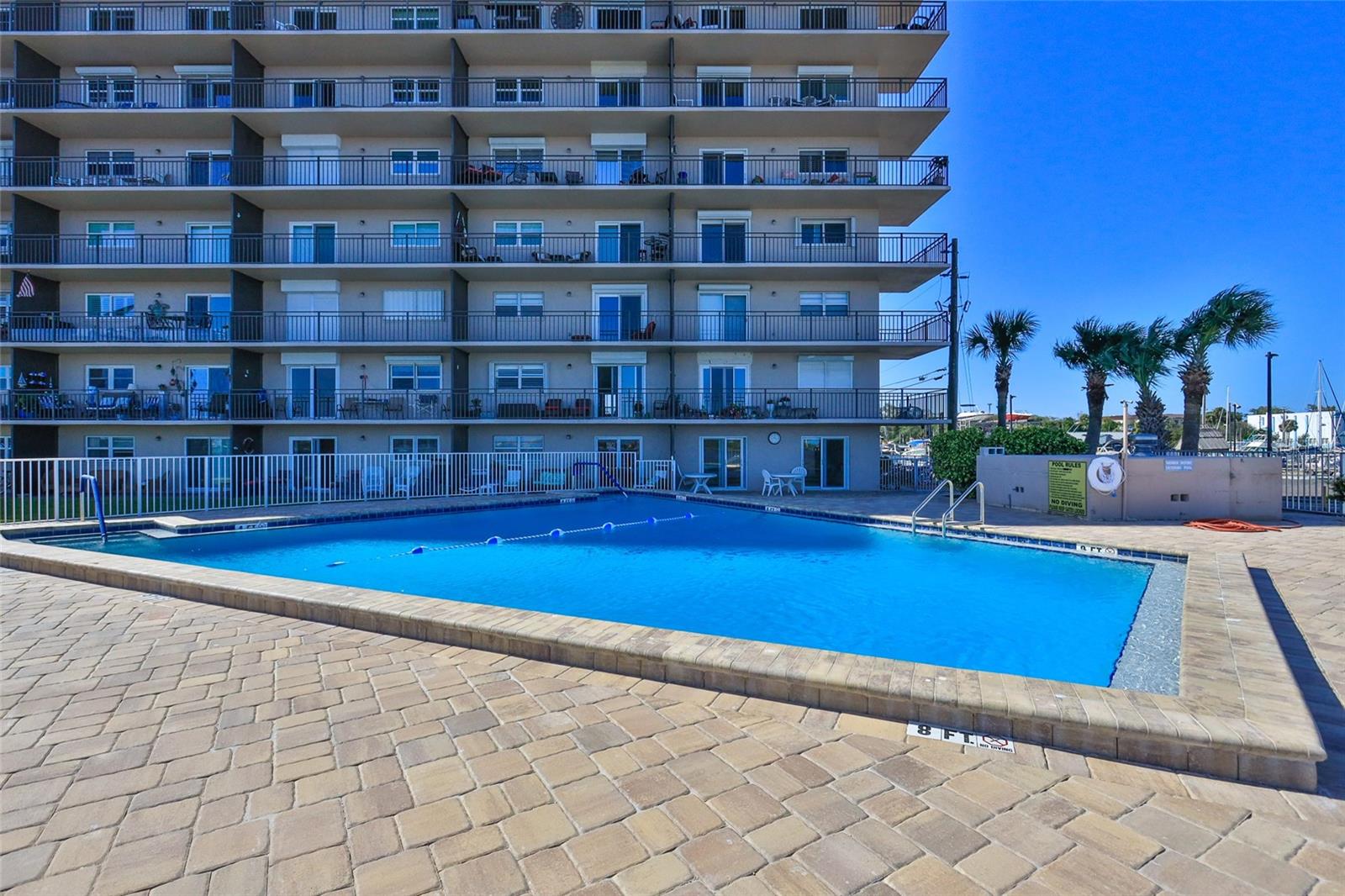 CAPTAINS QUARTERS - Residential