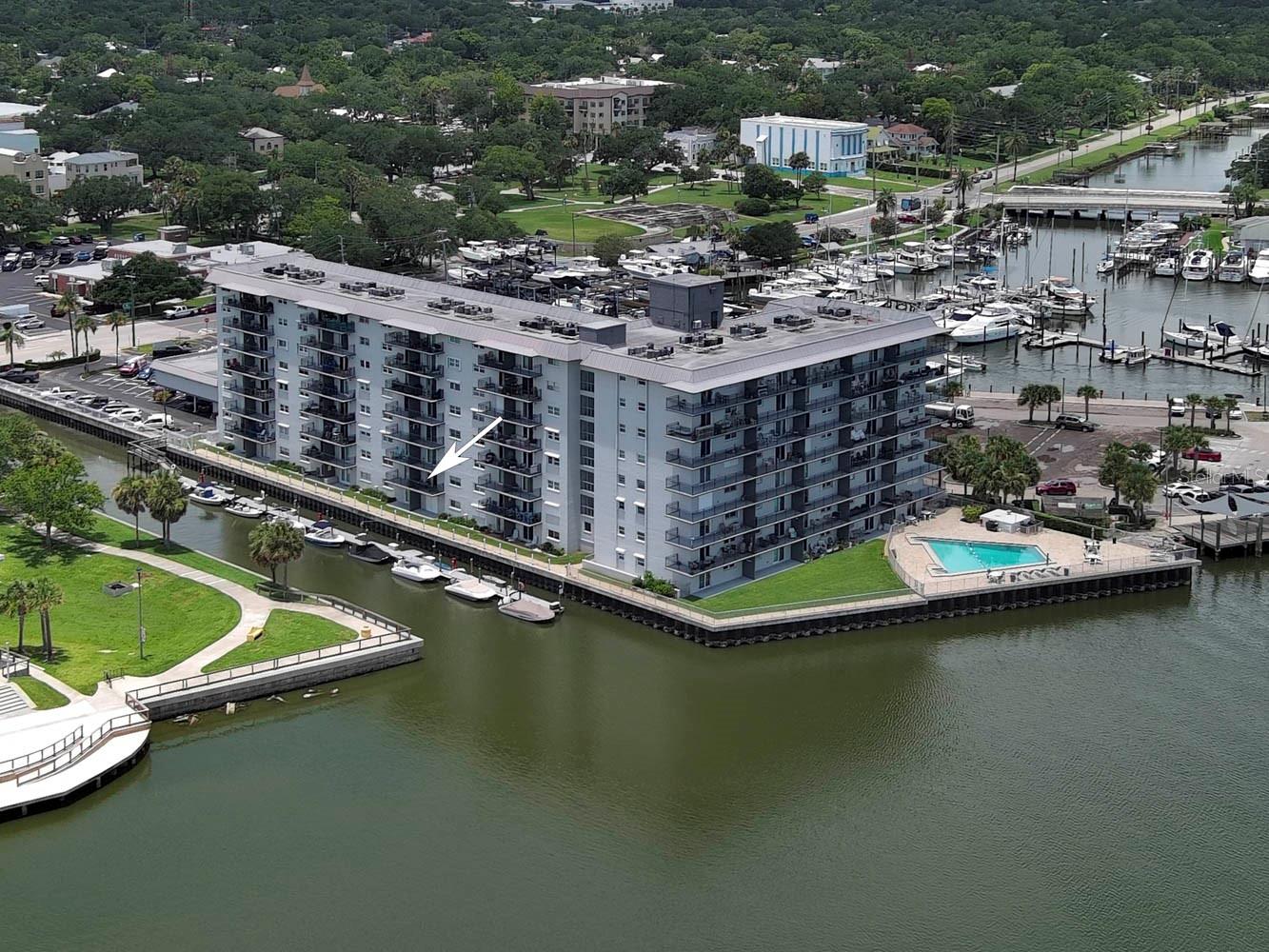 CAPTAINS QUARTERS - Residential