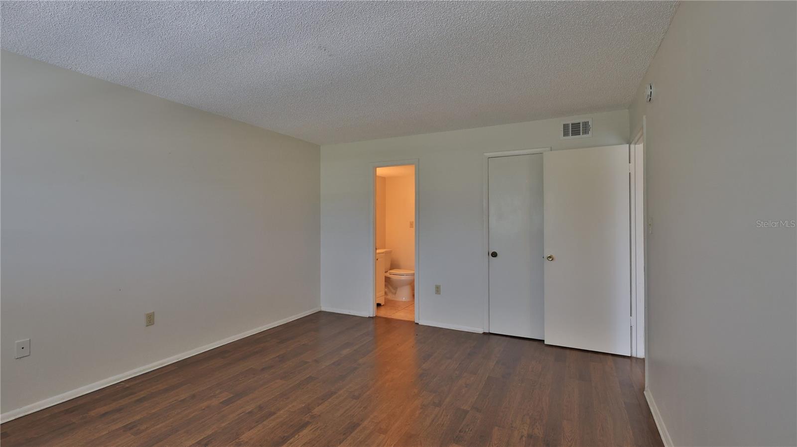 CAPTAINS QUARTERS - Residential