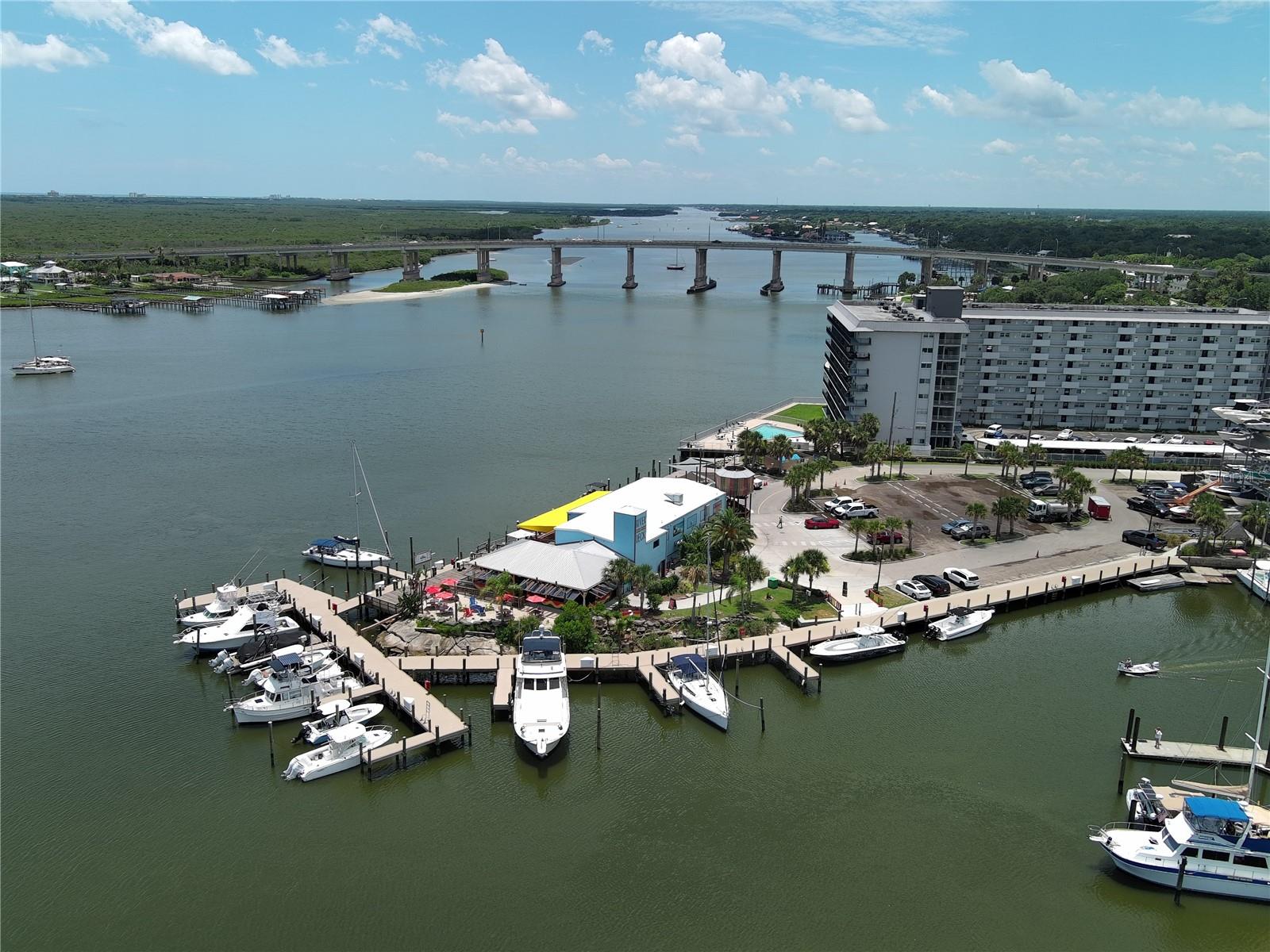 CAPTAINS QUARTERS - Residential