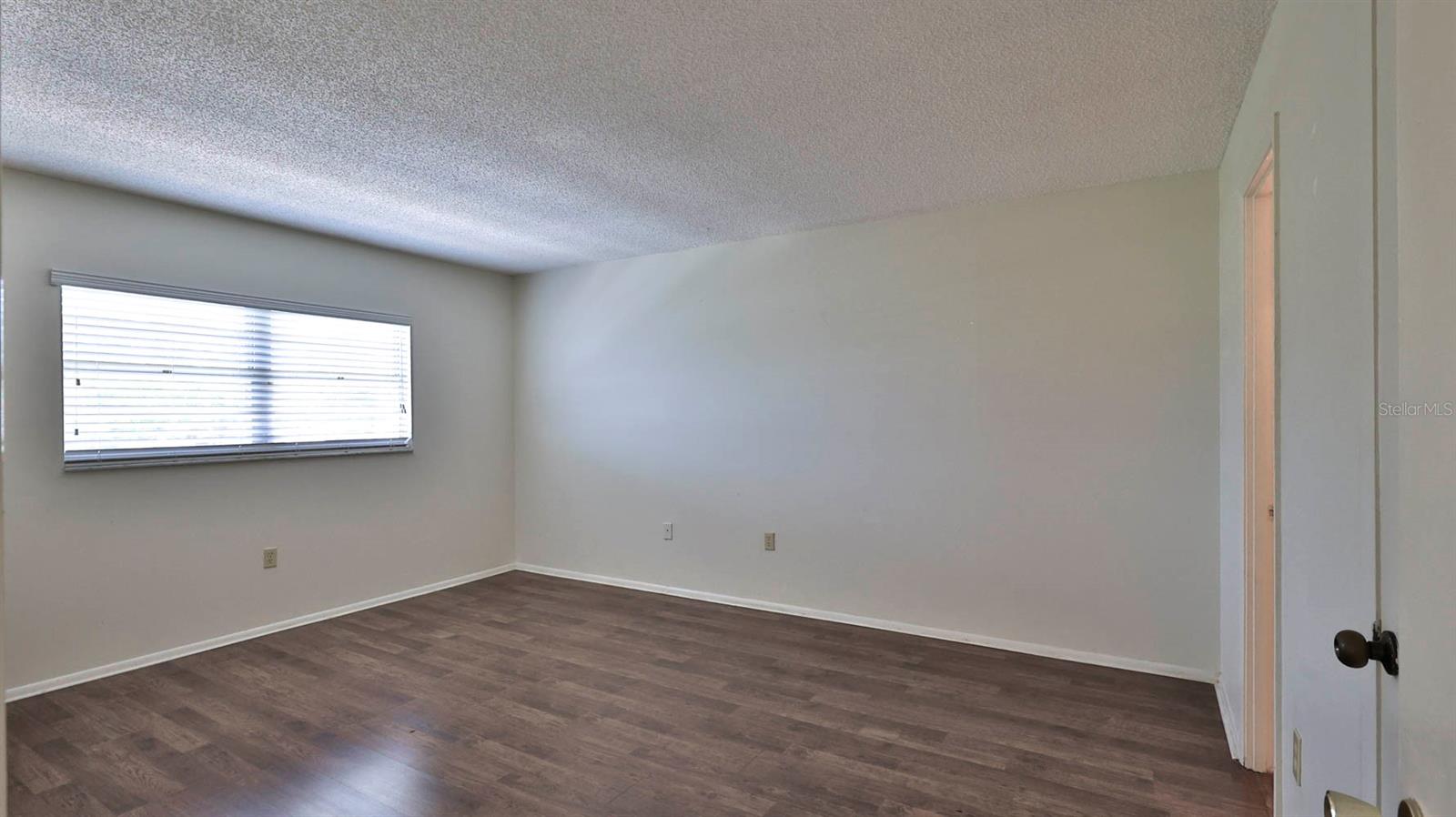 CAPTAINS QUARTERS - Residential