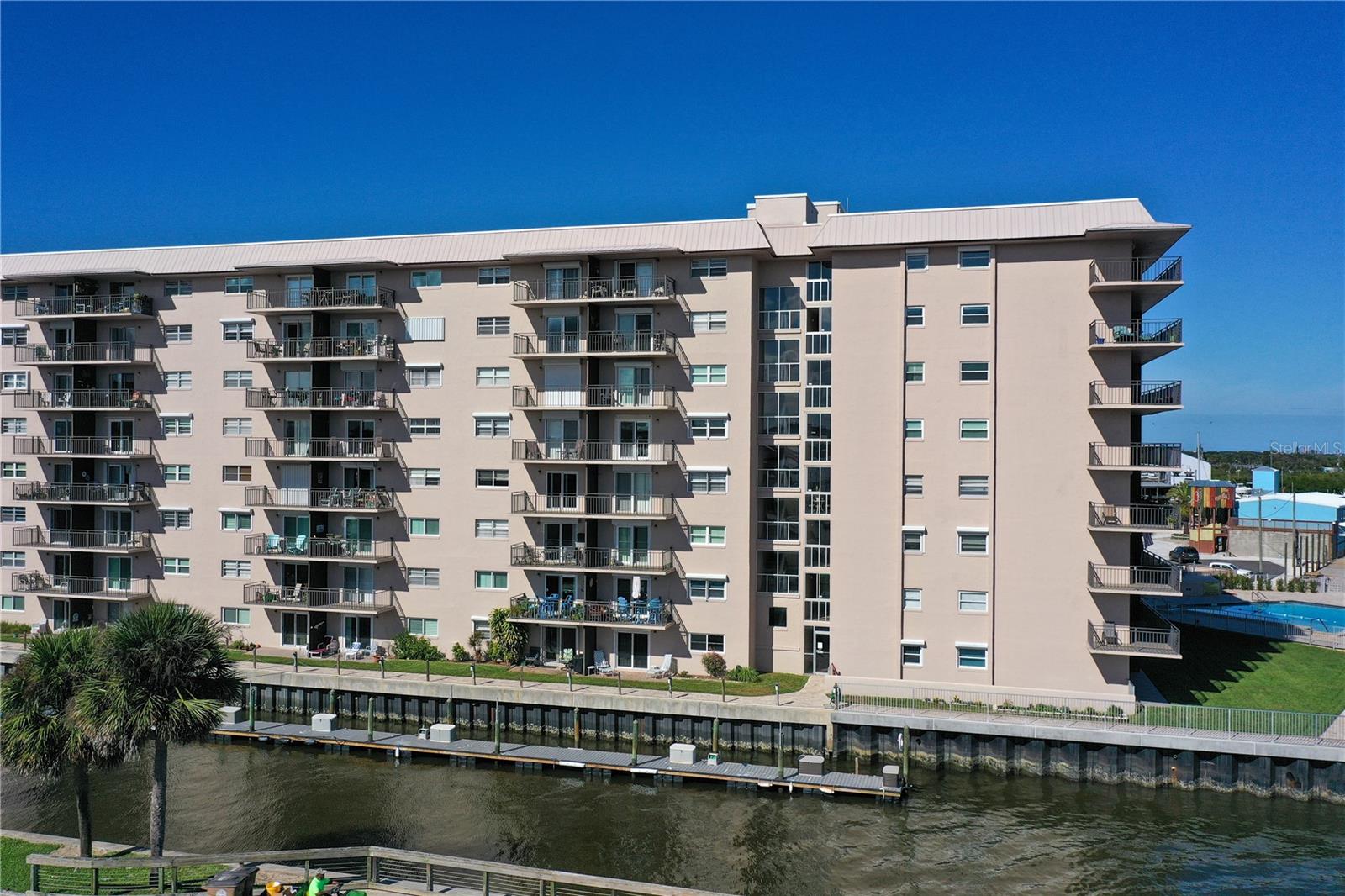 CAPTAINS QUARTERS - Residential