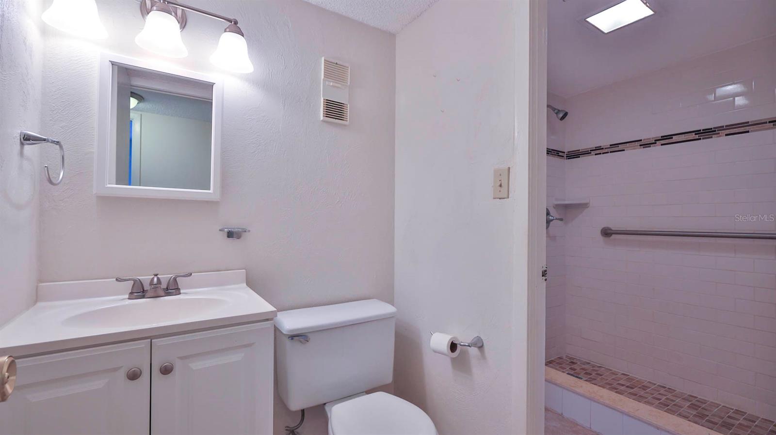 CAPTAINS QUARTERS - Residential