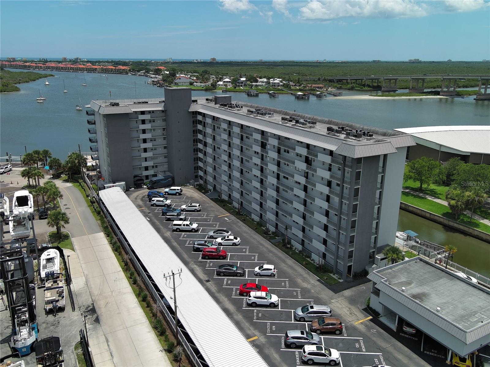 CAPTAINS QUARTERS - Residential