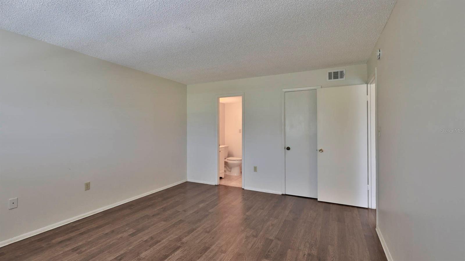 CAPTAINS QUARTERS - Residential