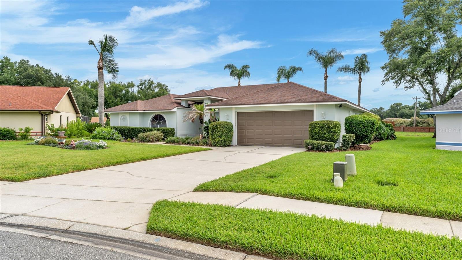 HUNTERS RUN - Residential