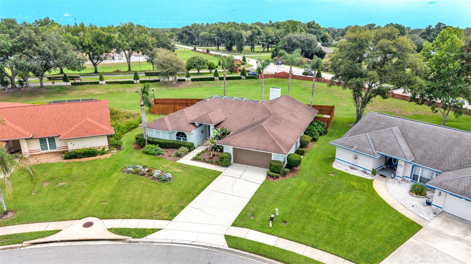 HUNTERS RUN - Residential