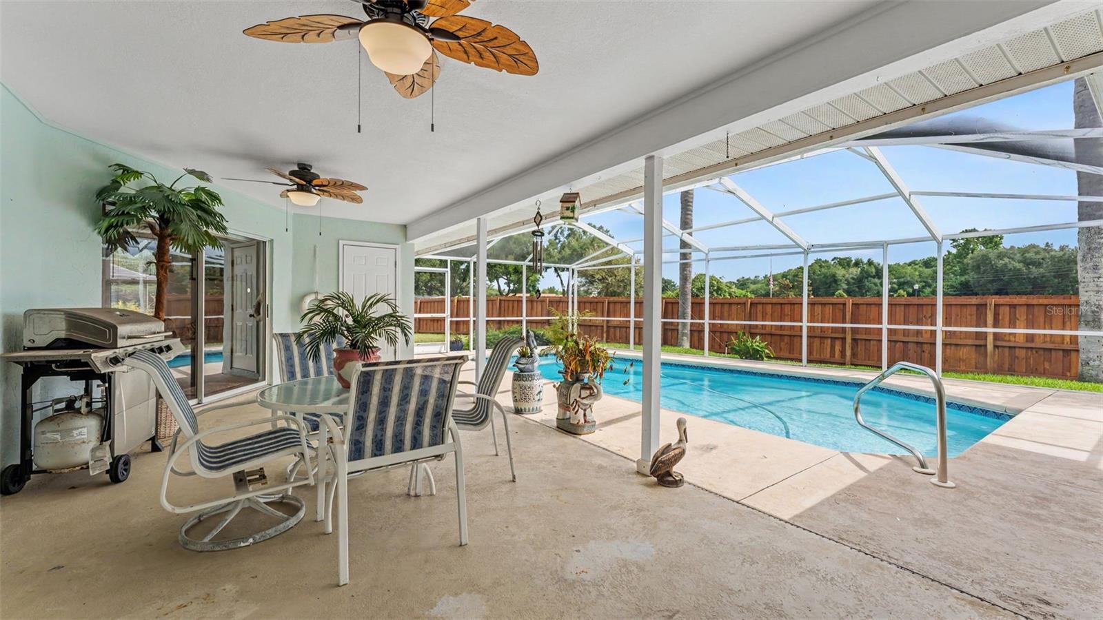 HUNTERS RUN - Residential