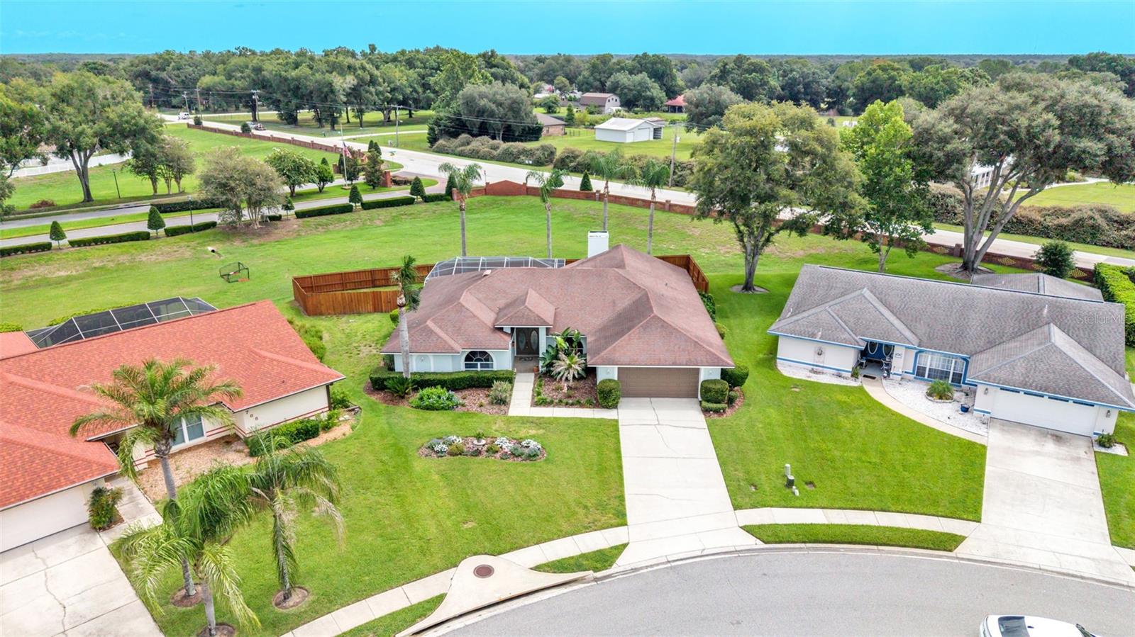 HUNTERS RUN - Residential