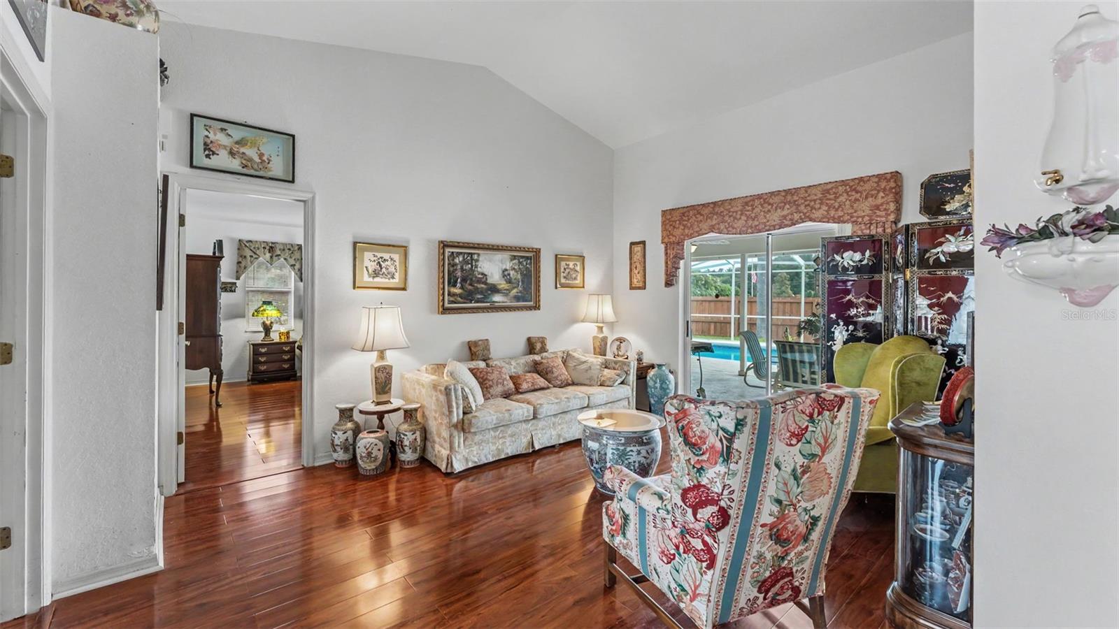 HUNTERS RUN - Residential