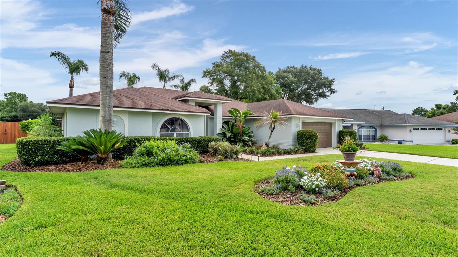 HUNTERS RUN - Residential
