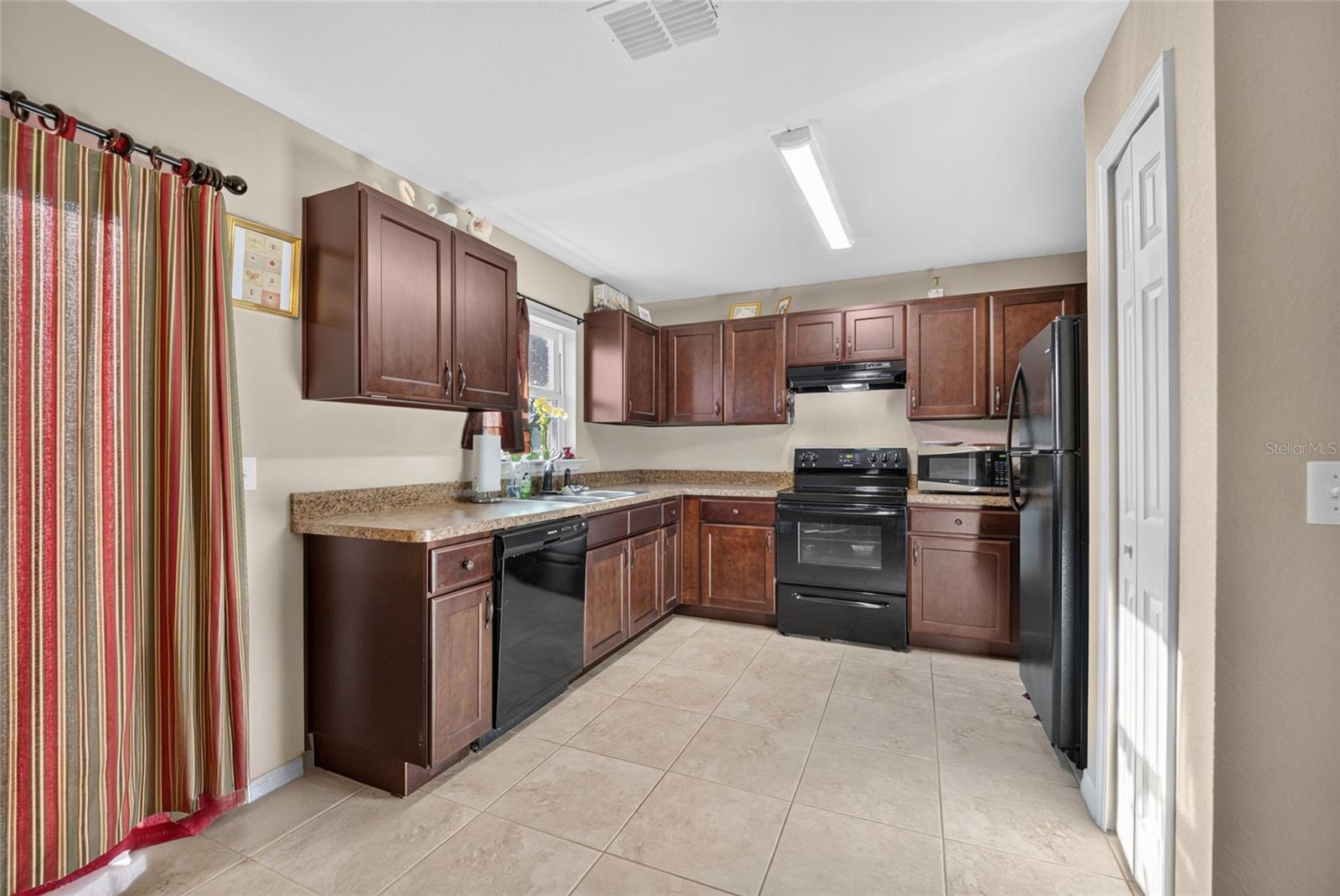 MARION OAKS UN 01 - Residential
