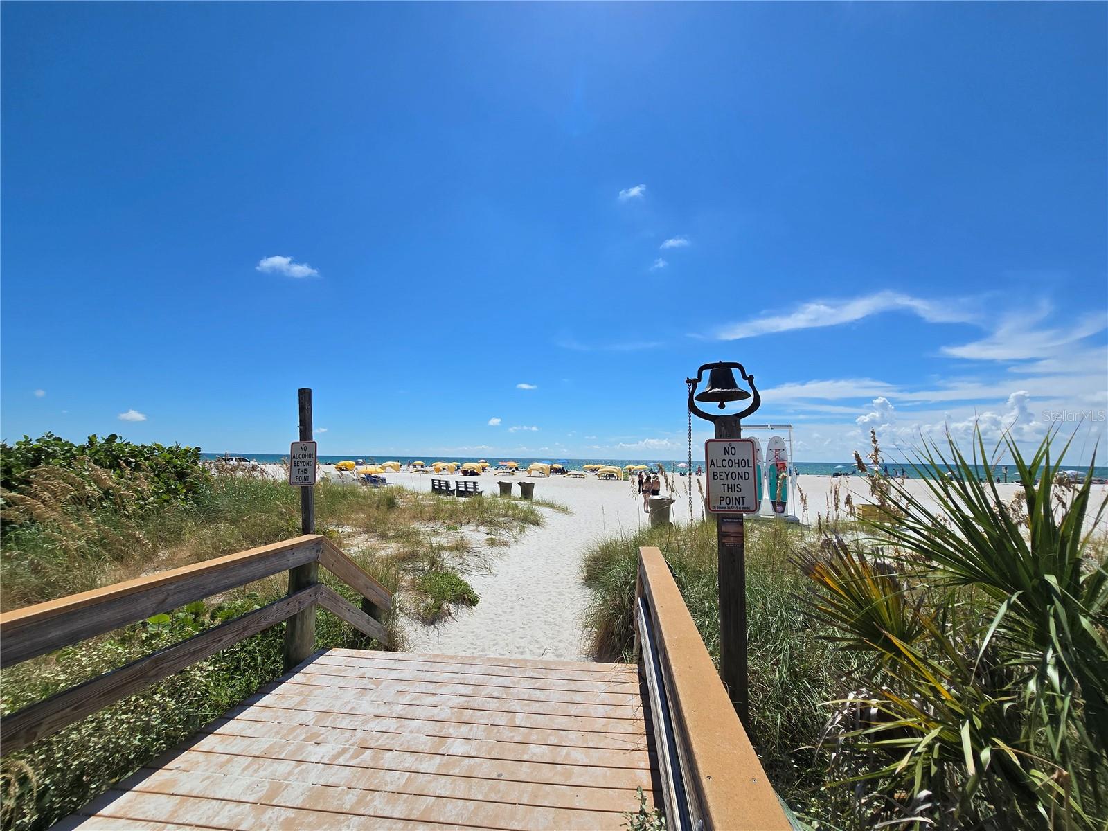 TROPICAL BREEZE CONDO - Residential