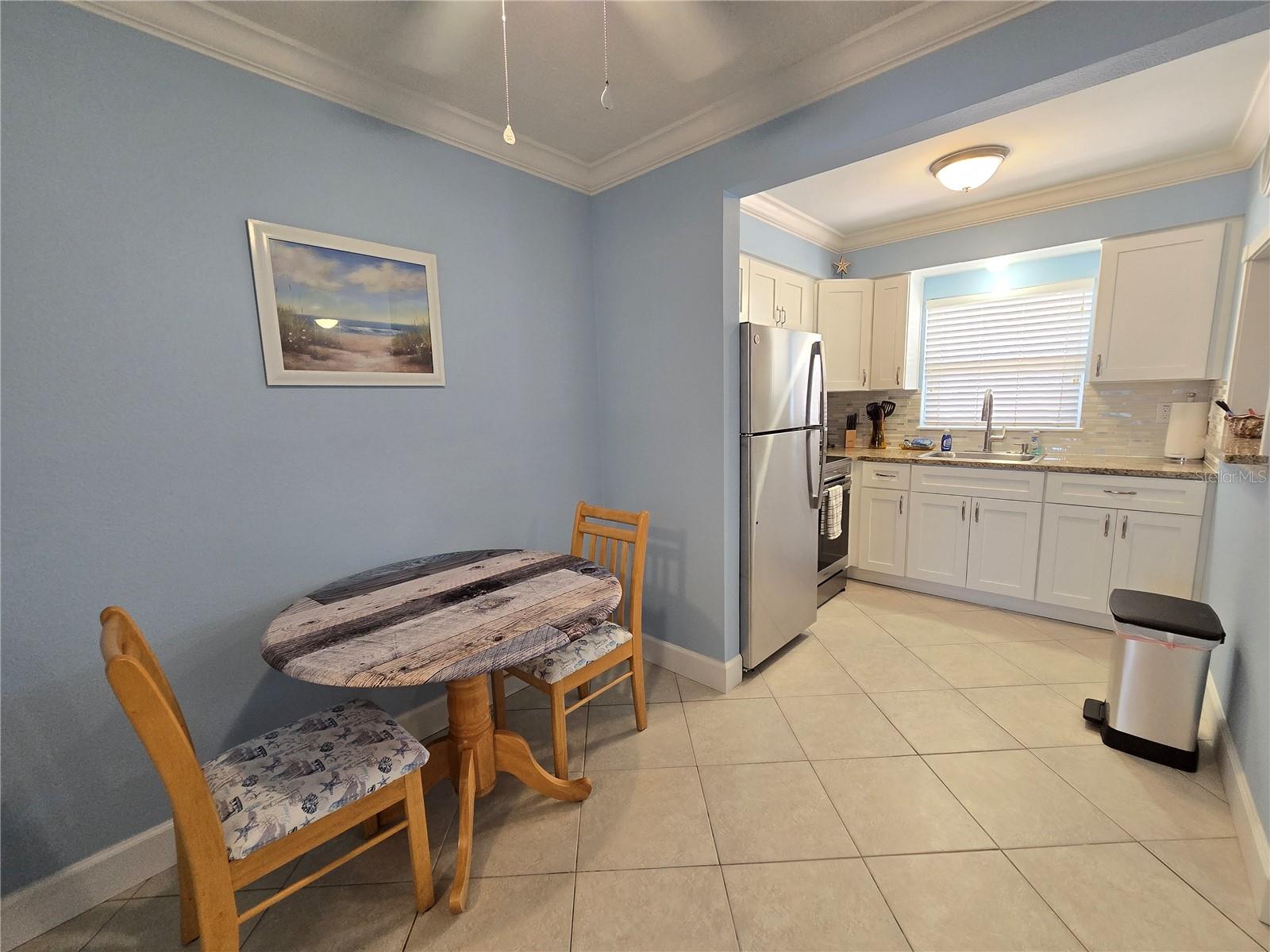 TROPICAL BREEZE CONDO - Residential