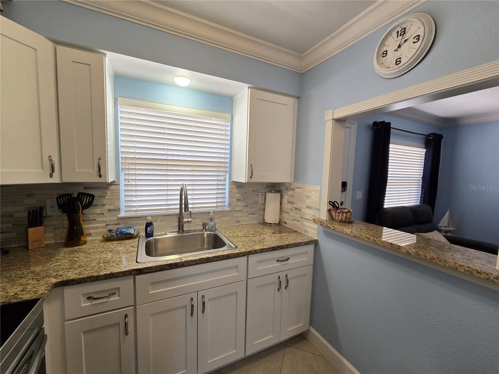 TROPICAL BREEZE CONDO - Residential