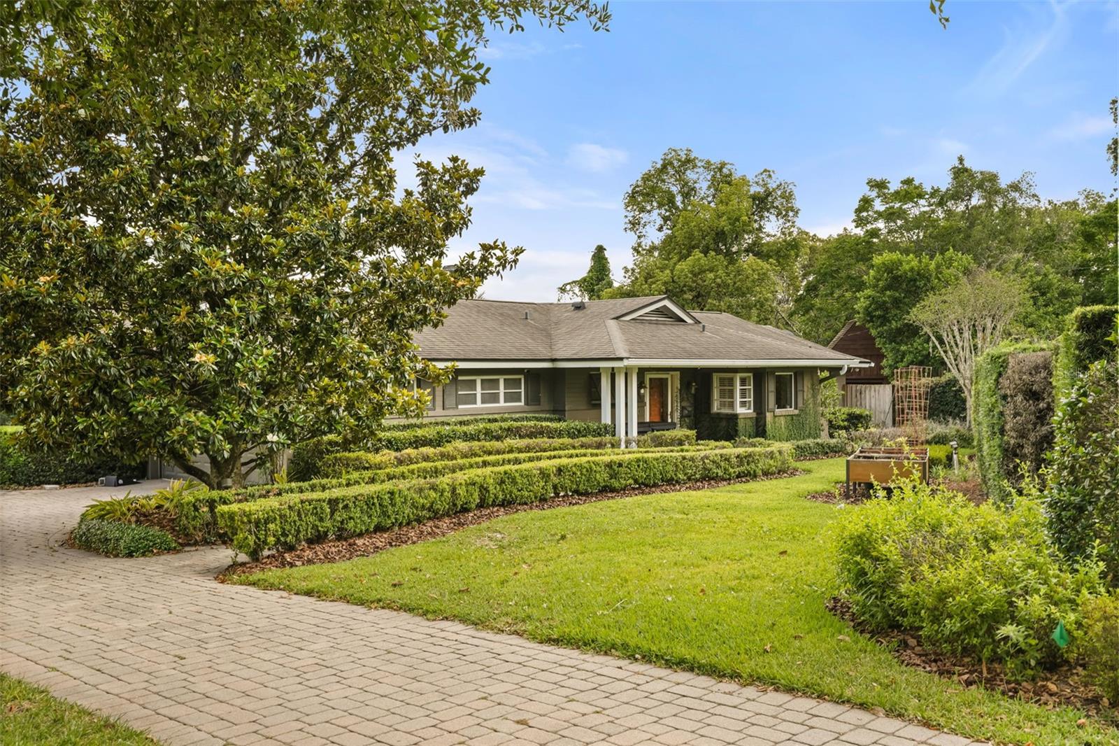 HOLLIEANNA SHORES - Residential
