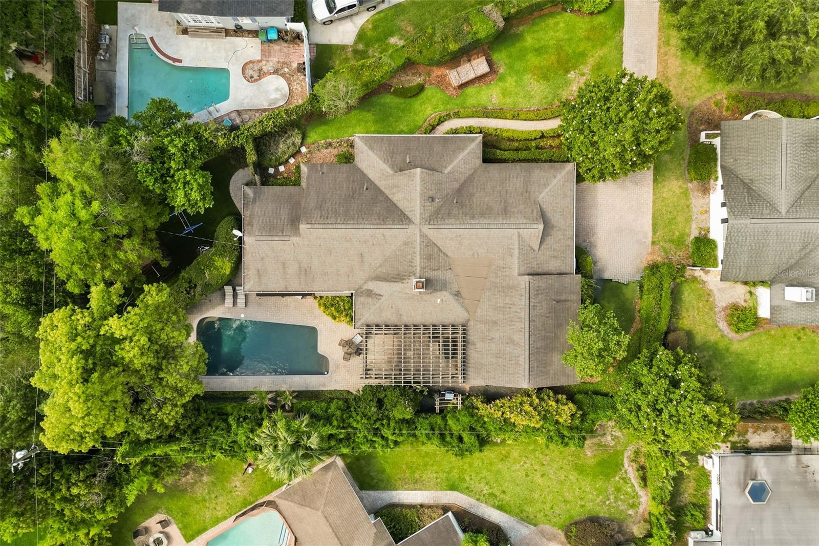 HOLLIEANNA SHORES - Residential