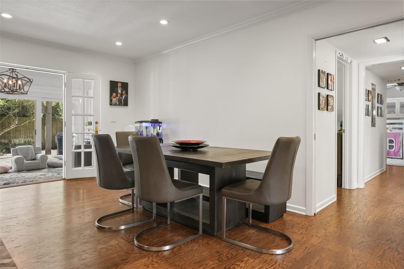 HOLLIEANNA SHORES - Residential