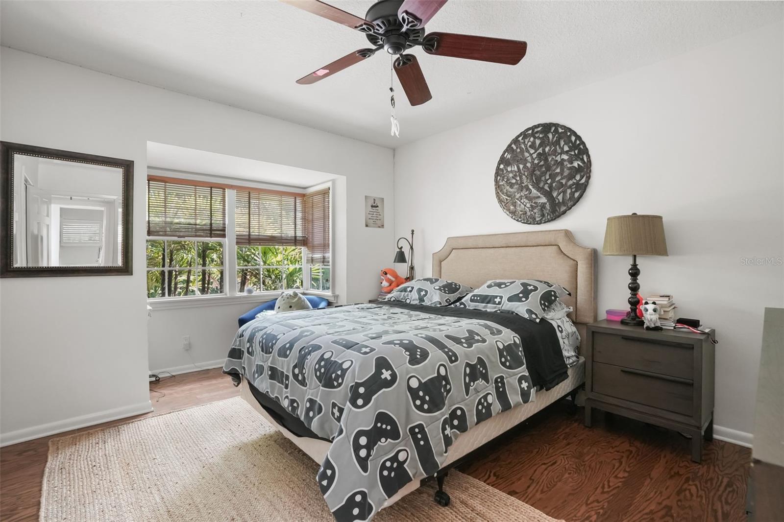 HOLLIEANNA SHORES - Residential