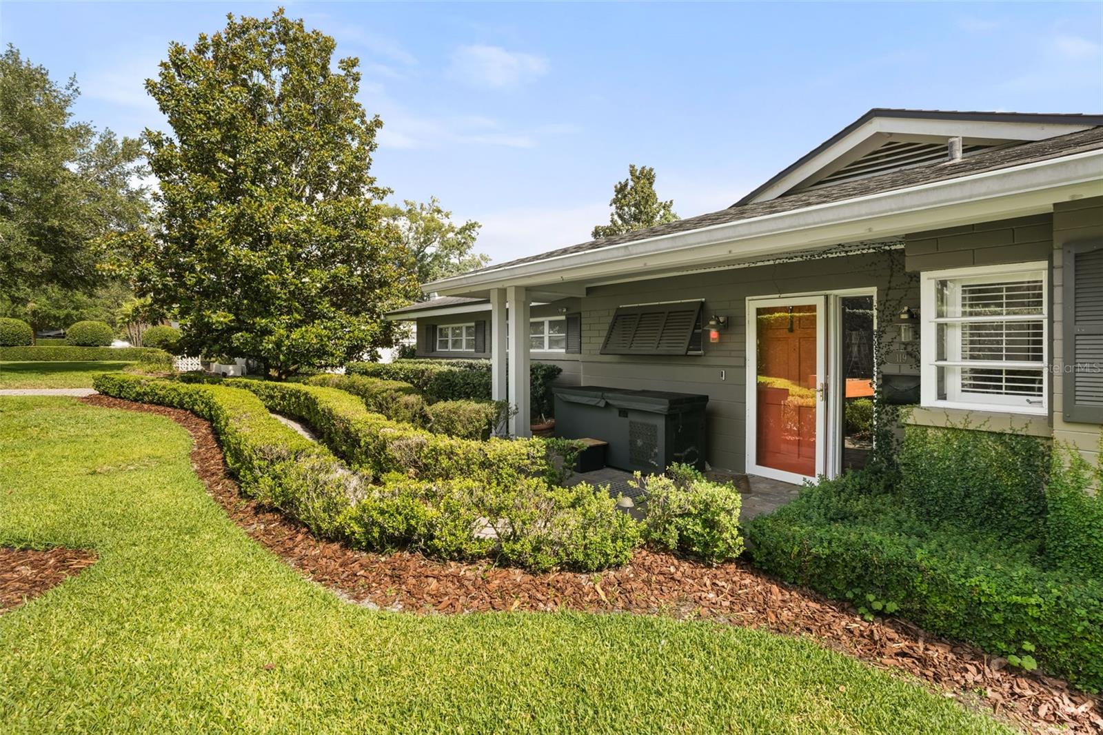 HOLLIEANNA SHORES - Residential