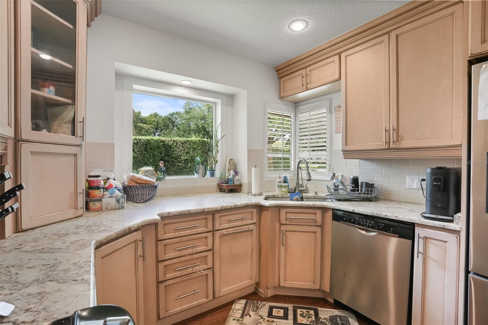 HOLLIEANNA SHORES - Residential