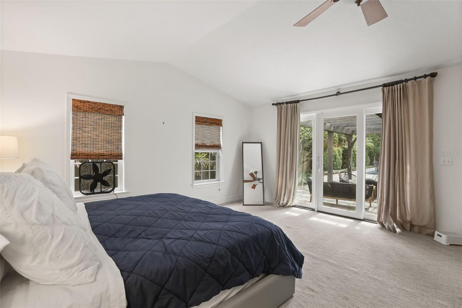 HOLLIEANNA SHORES - Residential