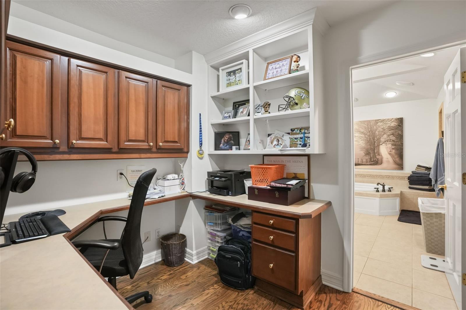 HOLLIEANNA SHORES - Residential