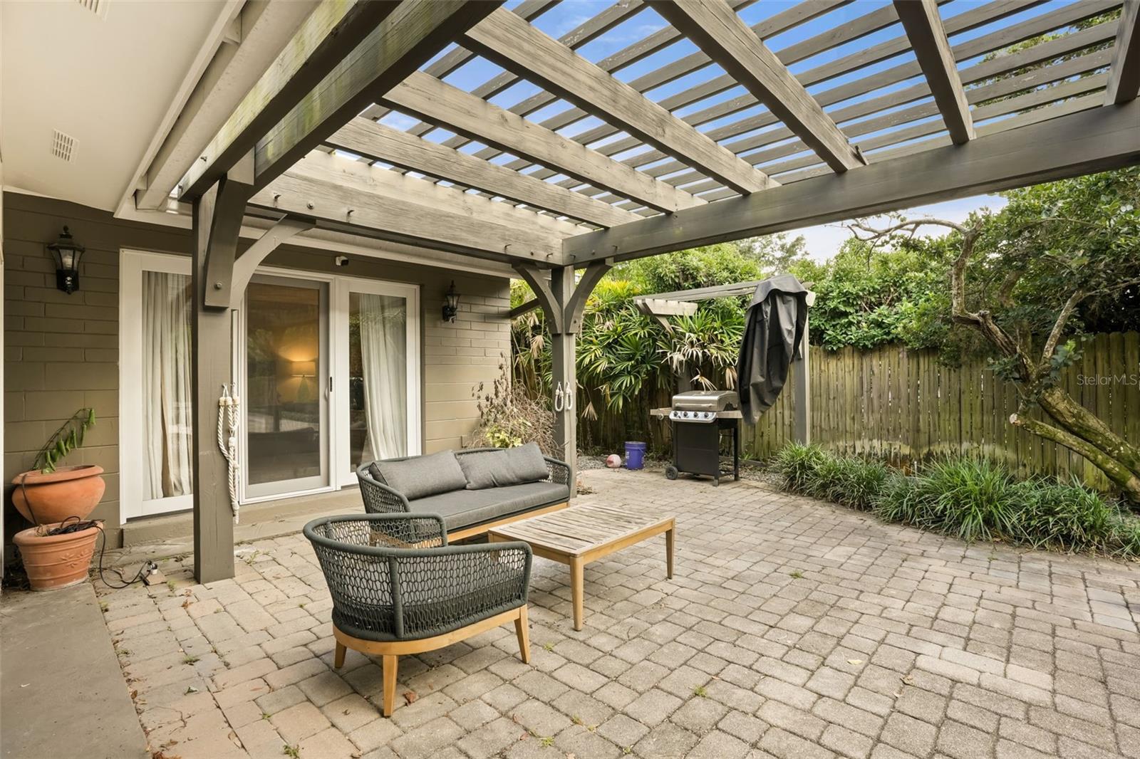 HOLLIEANNA SHORES - Residential