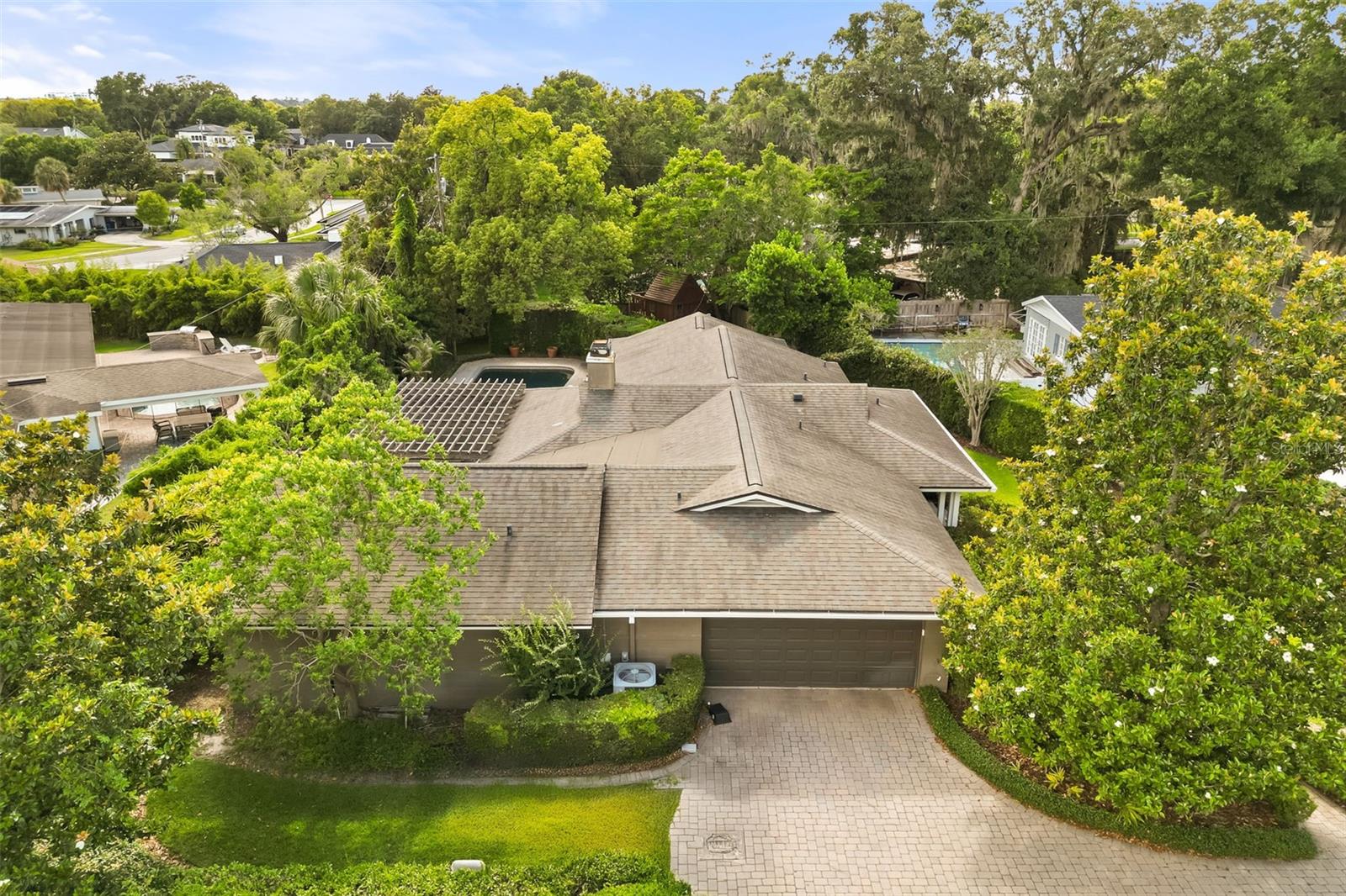 HOLLIEANNA SHORES - Residential