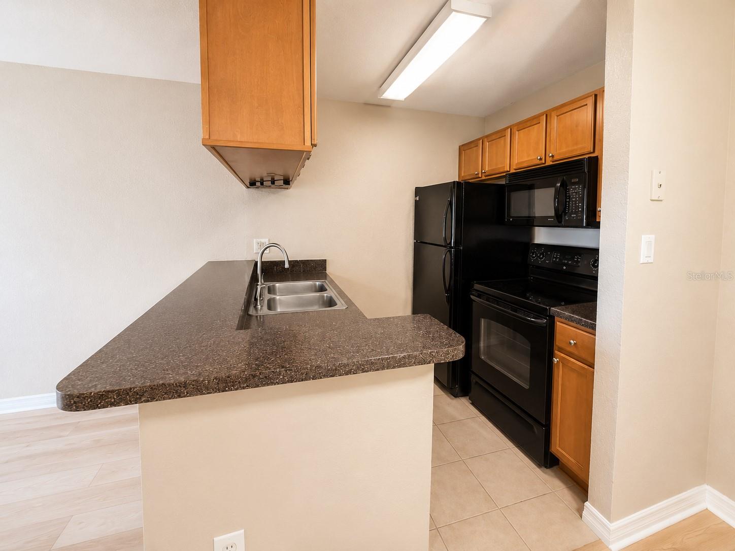 PARK LAKE AT PARSONS A CONDOMI - Residential Lease