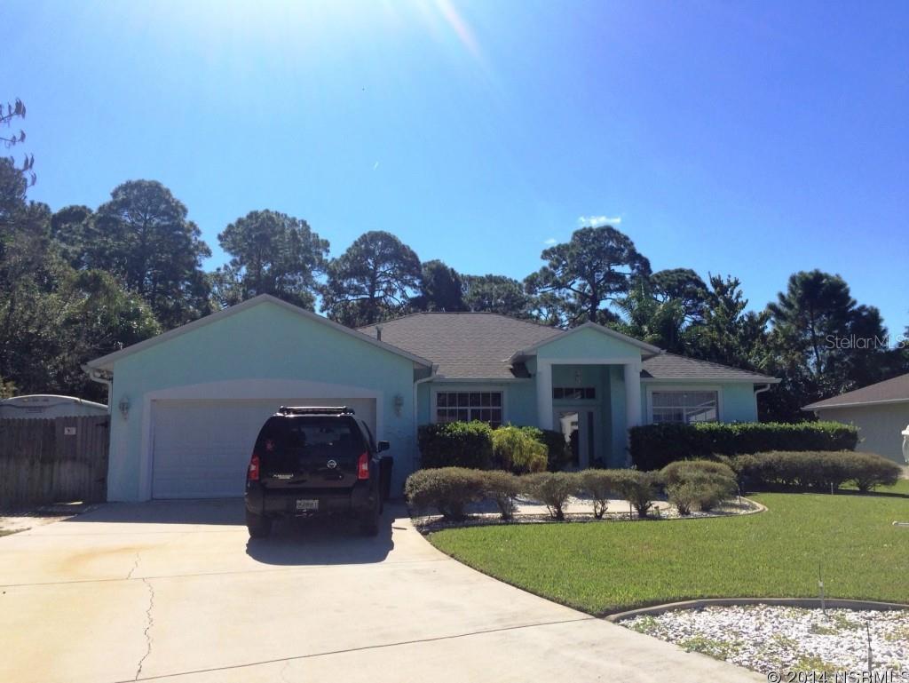 LOVELY NEWER BUILT 3 BED 2 BATH 2 CAR GARAGE SCREENED IN POOL HOME. FEATURES VAULTED CEILINGS, SPLIT BEDROOMS, OPEN FLOOR PLAN AND MORE. DONT MISS THIS ONE! ;Water: City