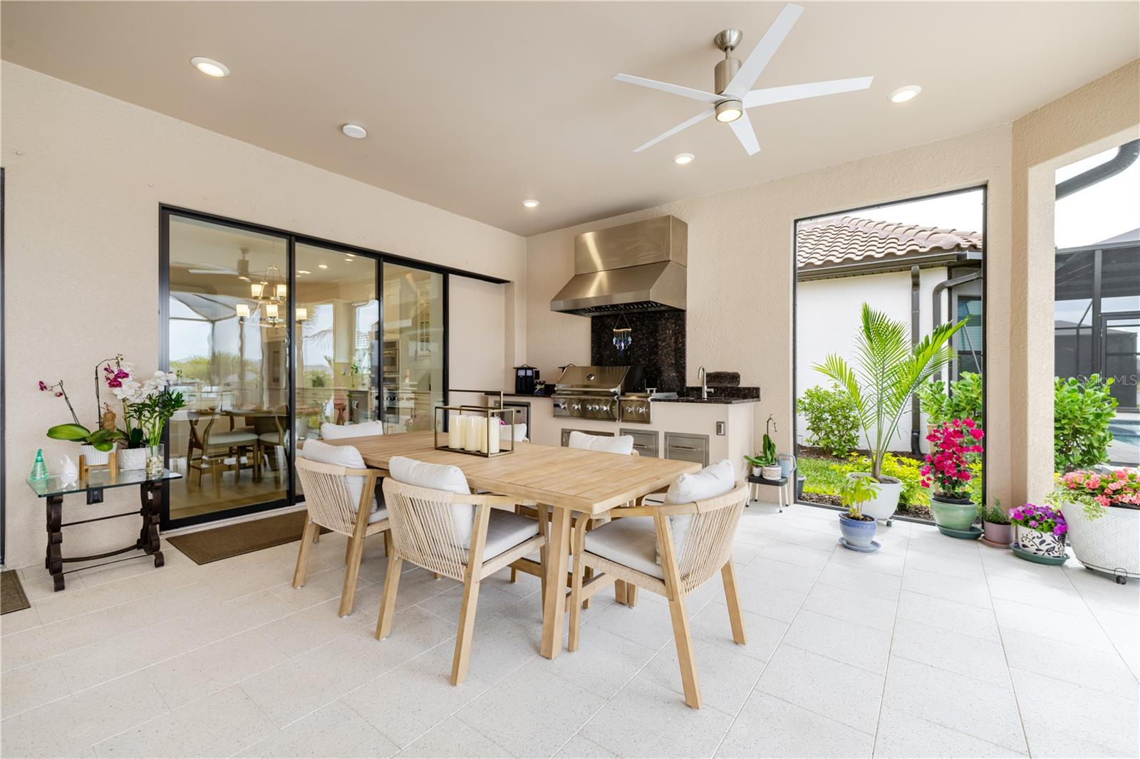 ESPLANADE LAKE CLUB 5 B - Residential