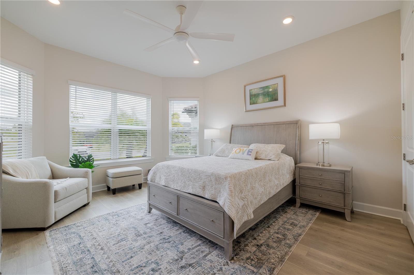 ESPLANADE LAKE CLUB 5 B - Residential