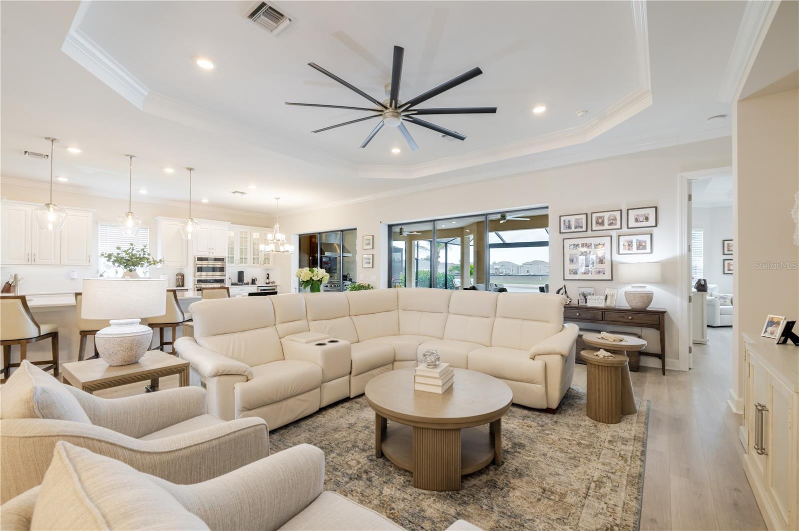 ESPLANADE LAKE CLUB 5 B - Residential