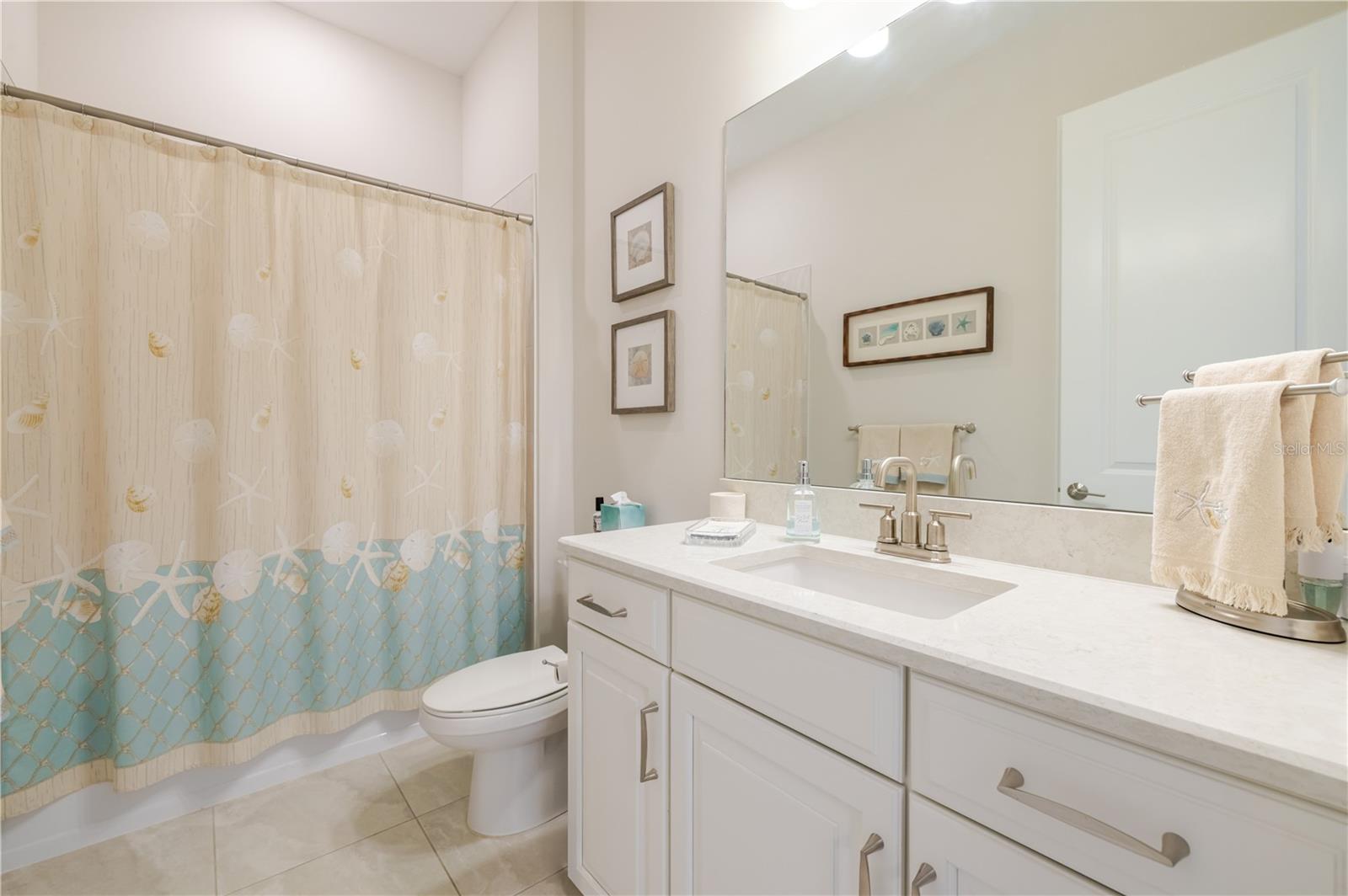 ESPLANADE LAKE CLUB 5 B - Residential
