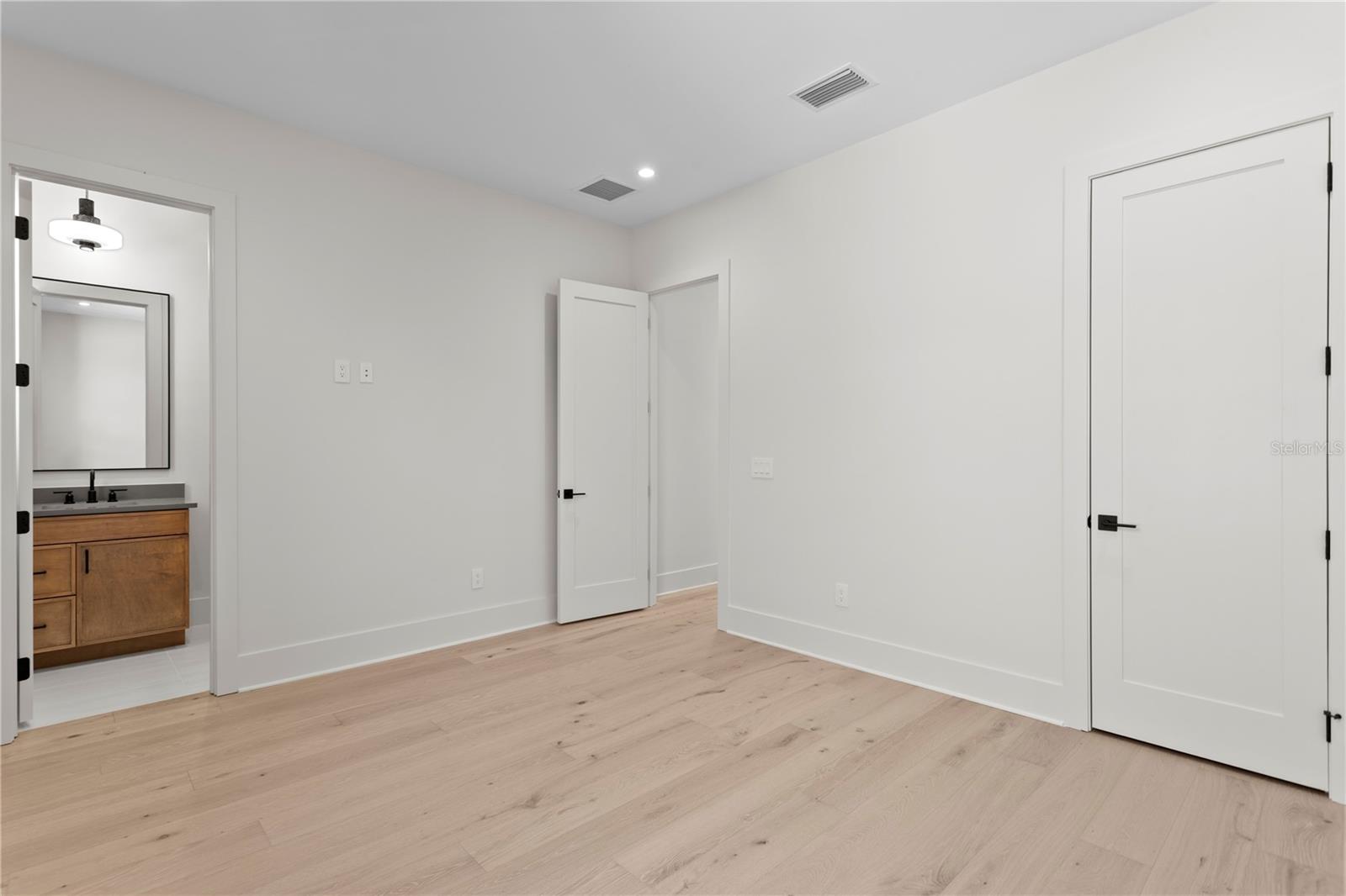 PICADILLY - Residential